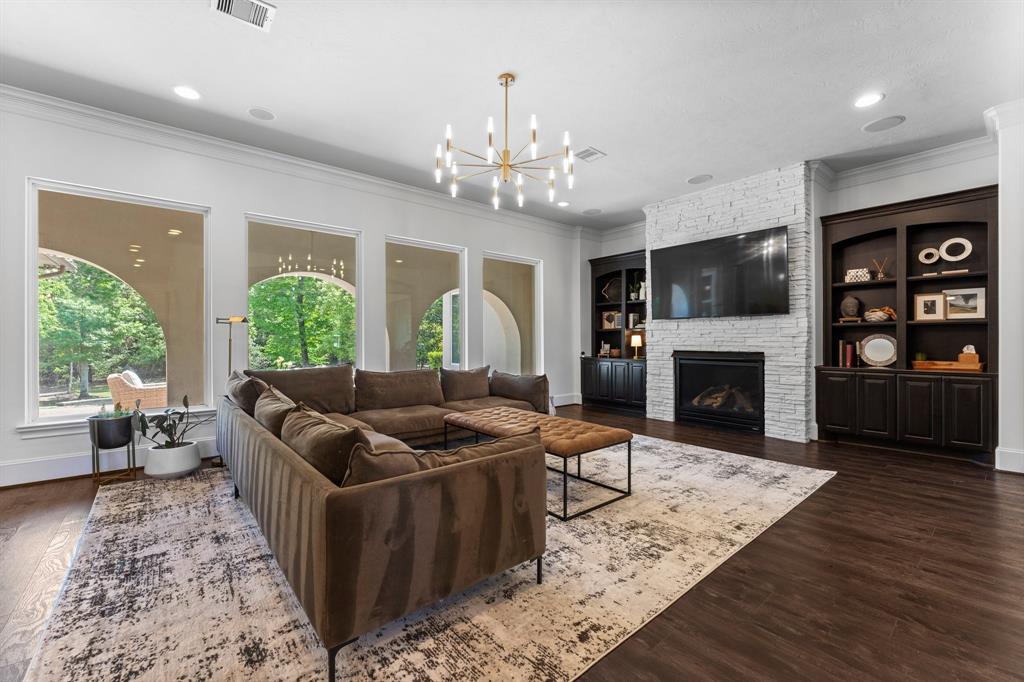 4631 Silver Jade Drive, Spring, Texas image 9