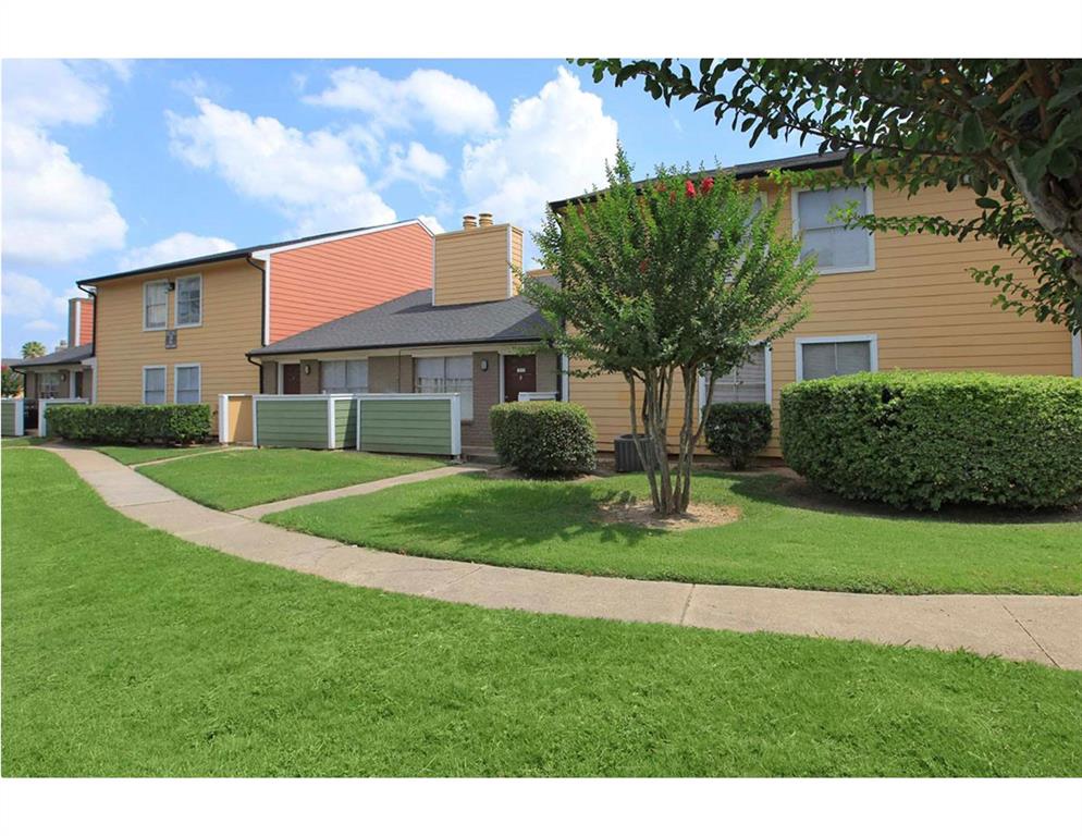 2431 FM 1960 Rd W Parkway 354