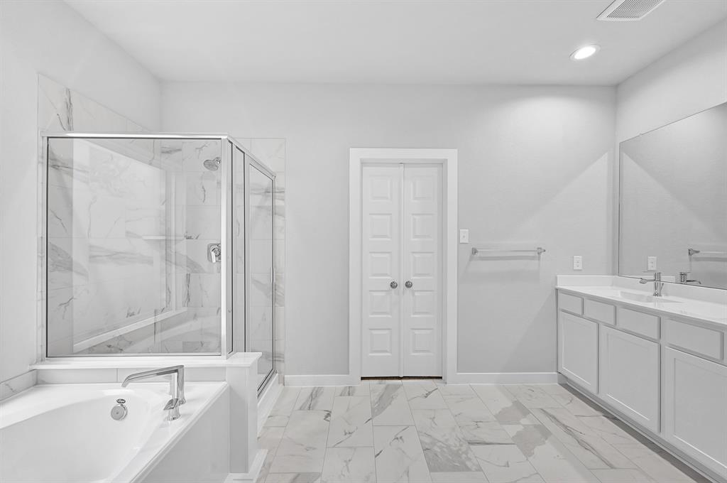 5011 Blessing Drive, Katy, Texas image 7