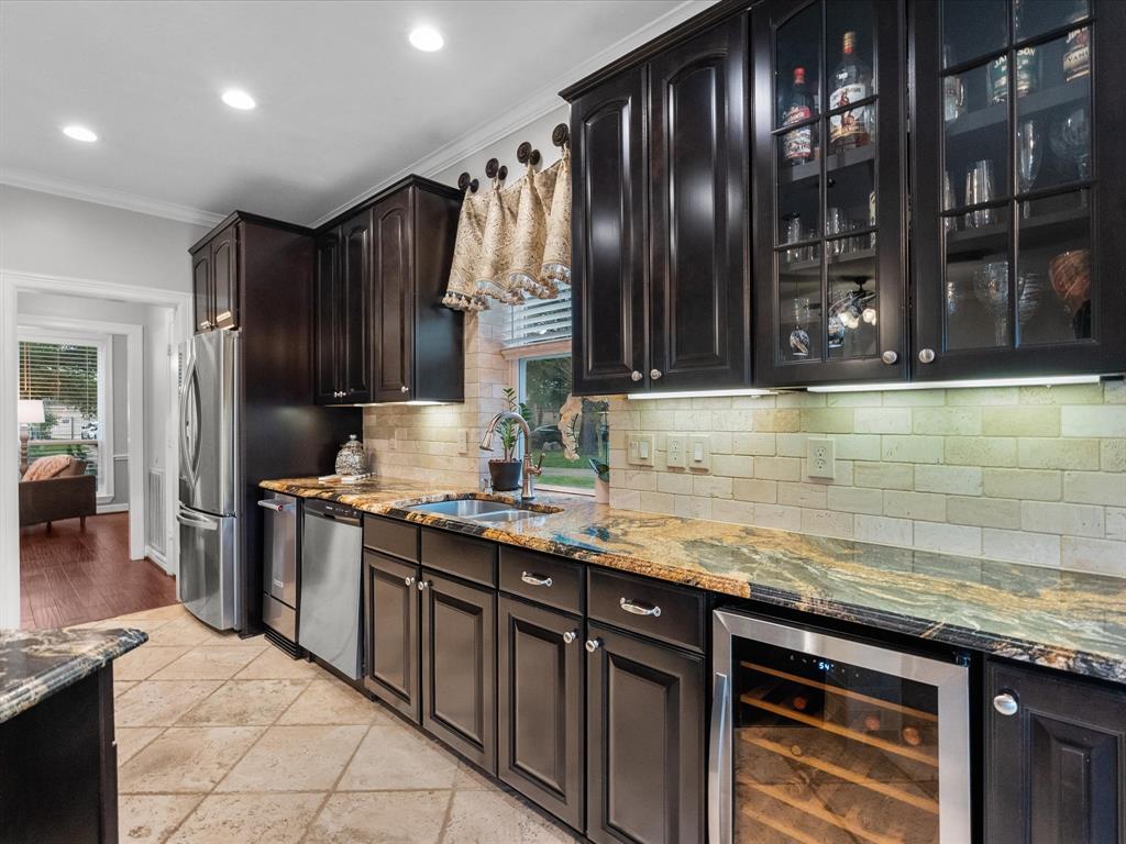 2040 Pembroke Bay Drive, League City, Texas image 25