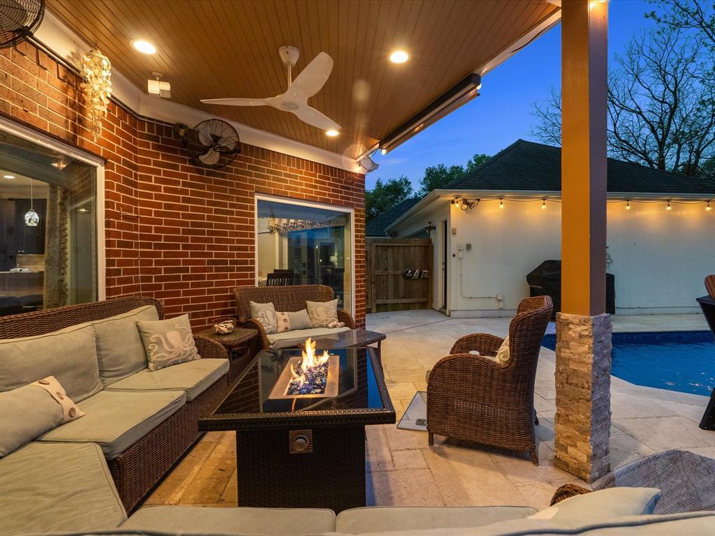 2040 Pembroke Bay Drive, League City, Texas image 46