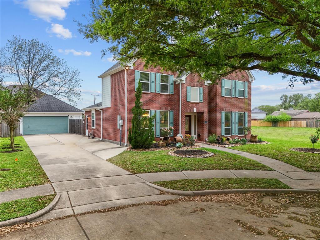 2040 Pembroke Bay Drive, League City, Texas image 5