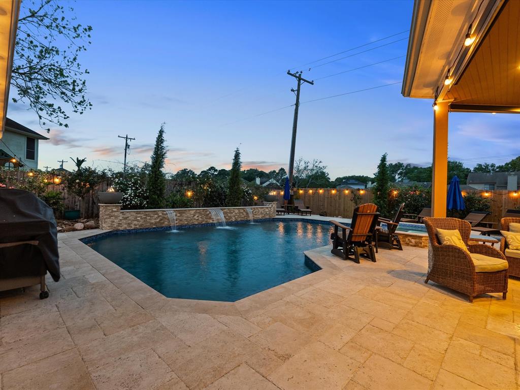 2040 Pembroke Bay Drive, League City, Texas image 1