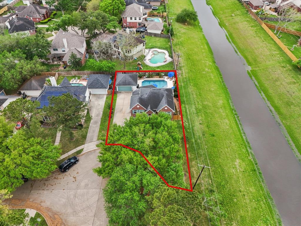2040 Pembroke Bay Drive, League City, Texas image 6