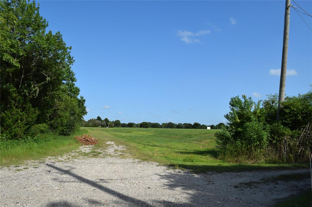 2304 Old Road, Friendswood, Texas image 9