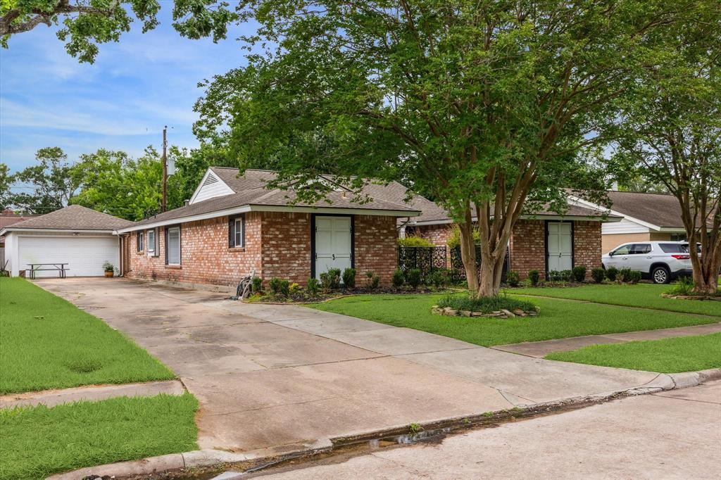 707 Bayview Drive