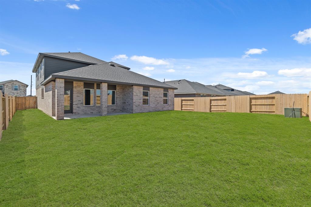 27318 Azure Falls Drive, Katy, Texas image 14
