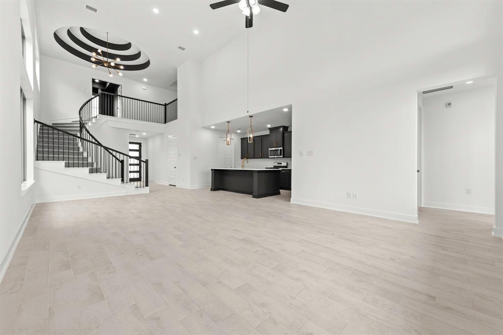 10934 Crescent Spring Drive