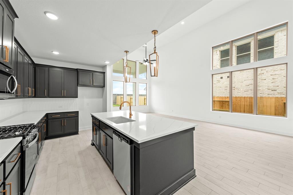 10934 Crescent Spring Drive