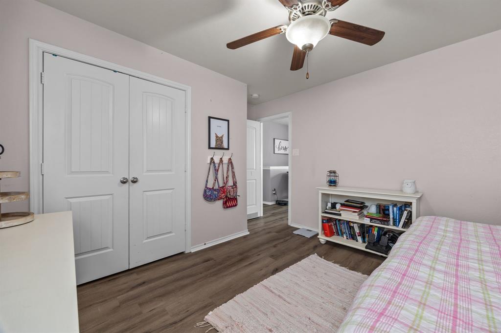 6857 Dogwood Cliff Lane, Dickinson, Texas image 22