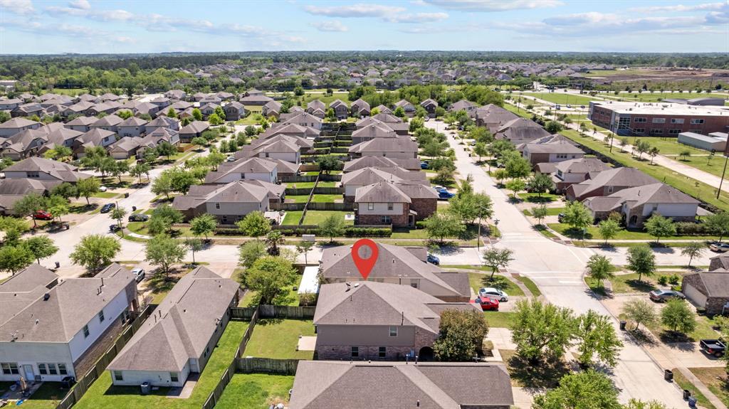 6857 Dogwood Cliff Lane, Dickinson, Texas image 34