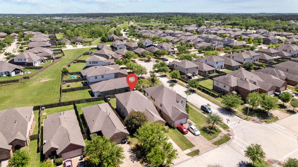 6857 Dogwood Cliff Lane, Dickinson, Texas image 35