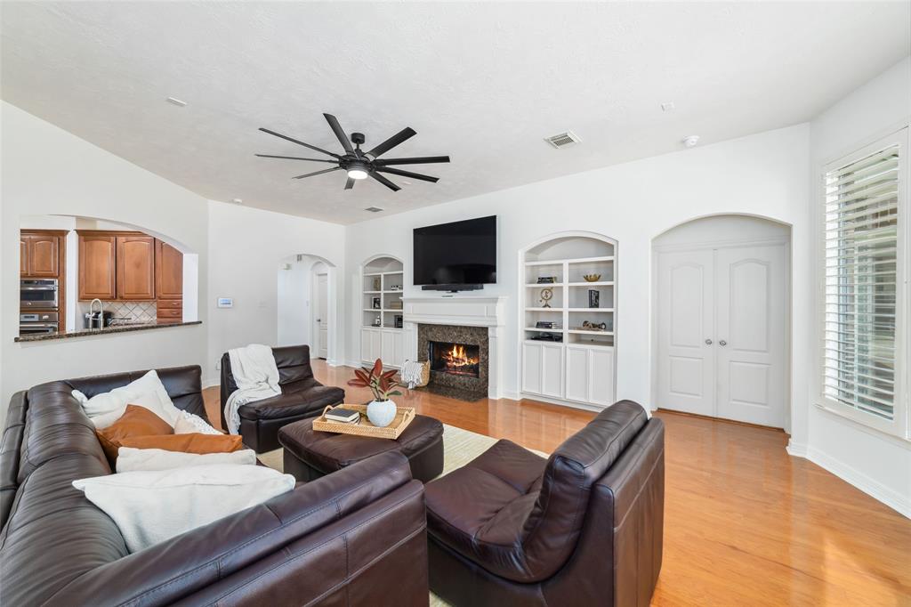 13245 Autumn Ash Drive, Conroe, Texas image 9