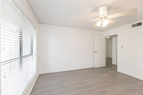 Condominium in Houston TX 10049 Westpark Drive 10.jpg