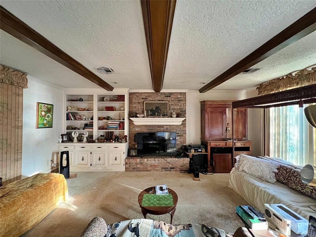 1115 Woodbank Drive