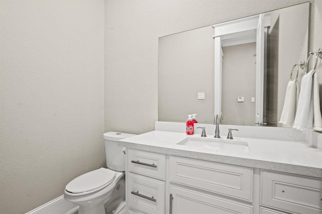 1902 Stillwood Drive, Houston, Texas image 12