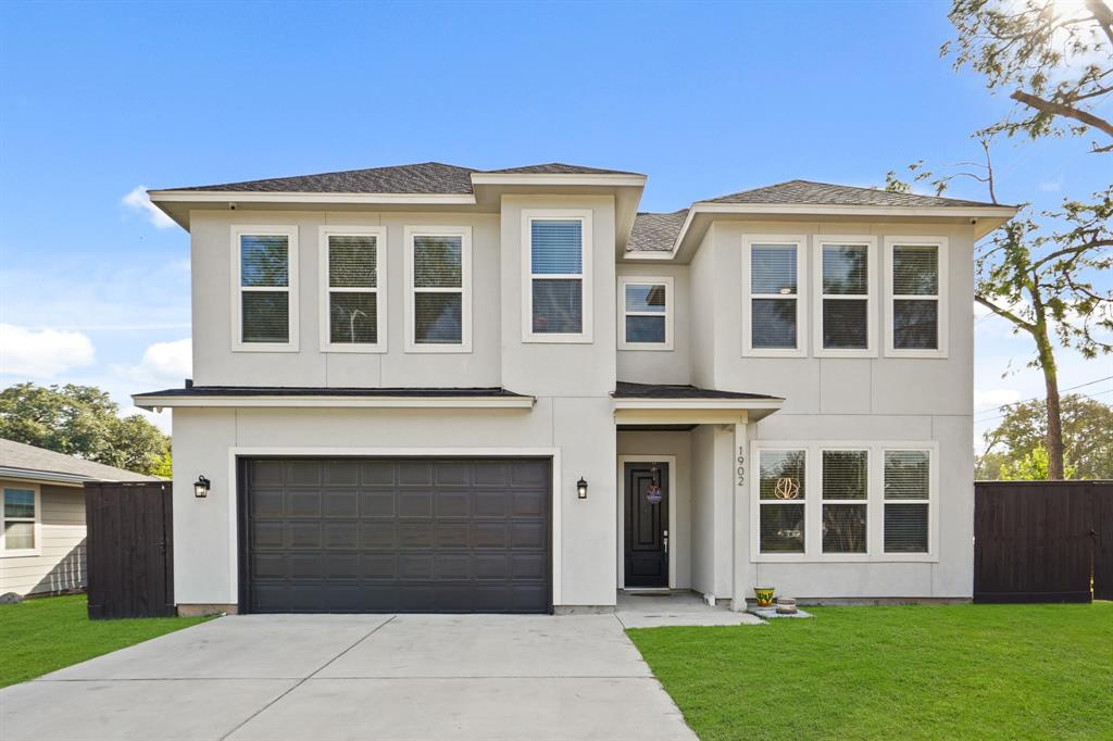 1902 Stillwood Drive, Houston, Texas image 2