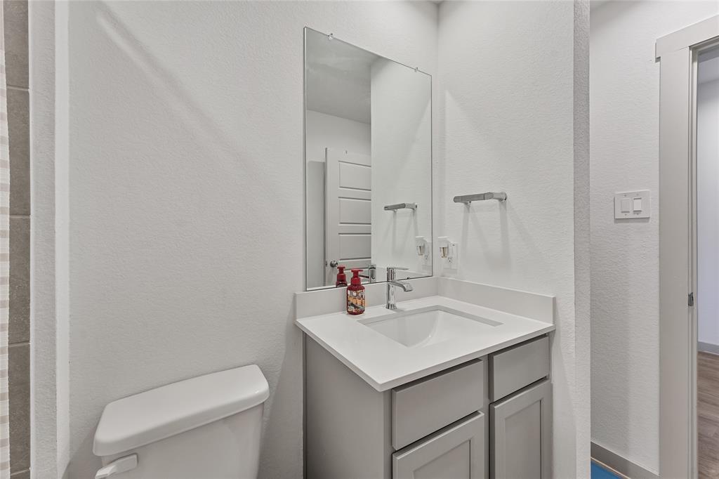 614 Hearth Manor Drive, Rosharon, Texas image 7