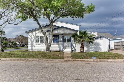 Single Family Residence in Galveston TX 2027 54th Street.jpg