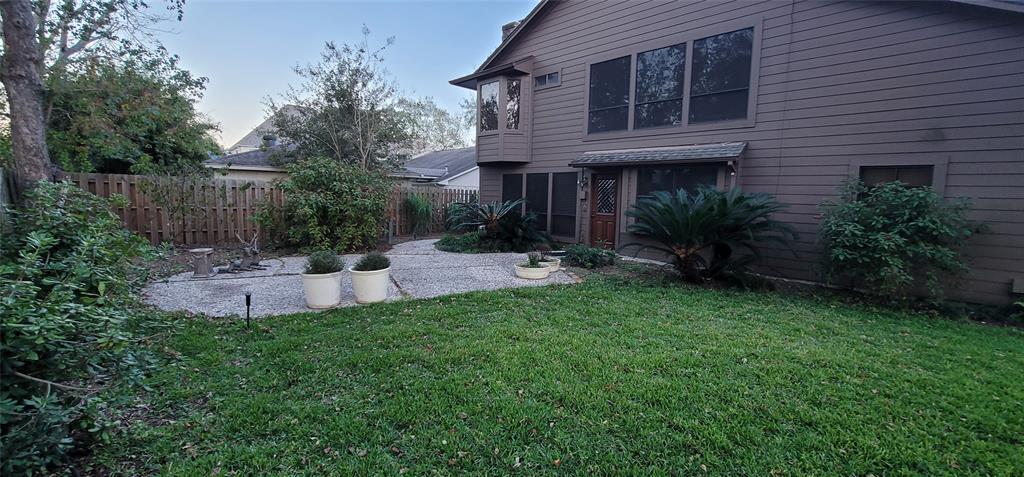 15823 Brook Forest Drive, Houston, Texas image 30