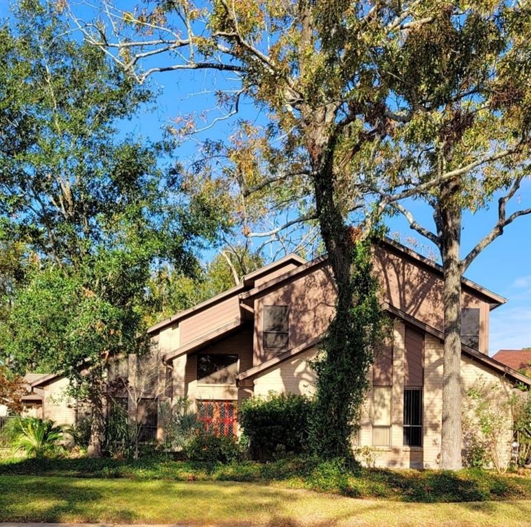 15823 Brook Forest Drive, Houston, Texas image 32