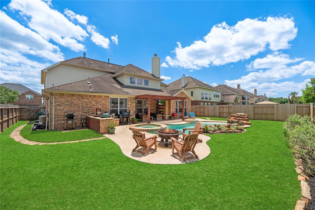 9210 Cold Hollow Lane, Missouri City, Texas image 46