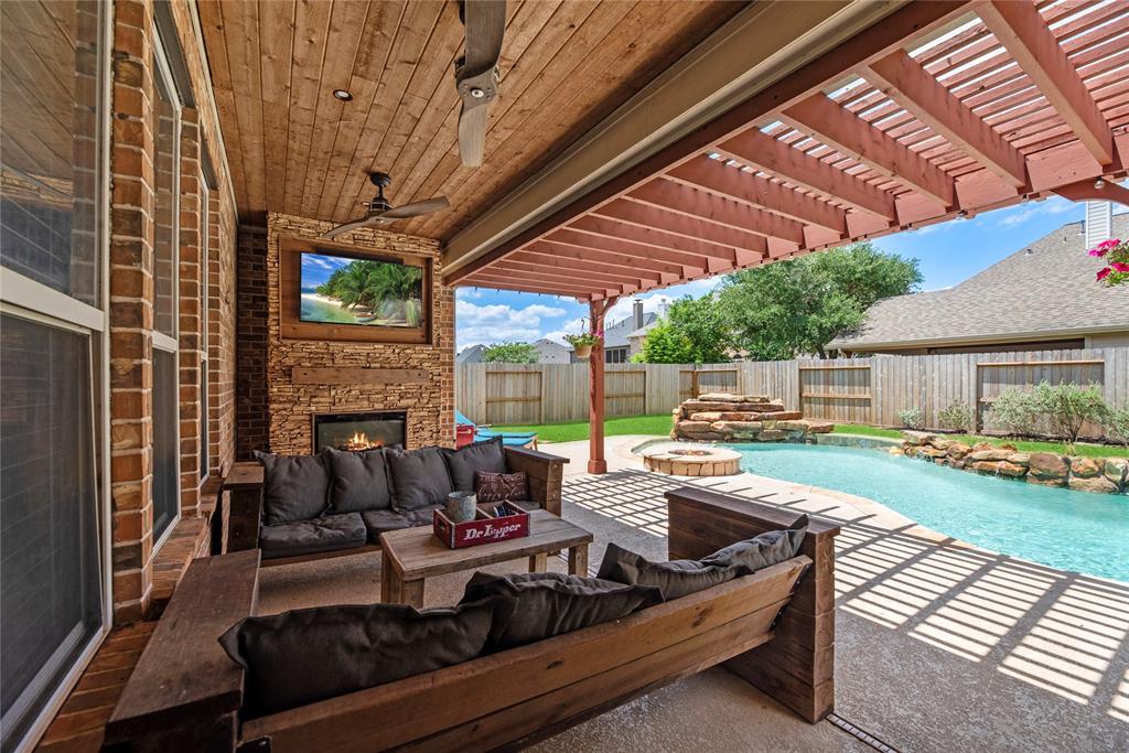 9210 Cold Hollow Lane, Missouri City, Texas image 37