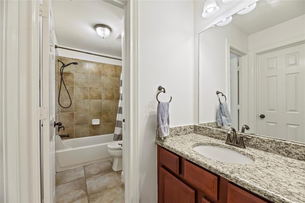 9210 Cold Hollow Lane, Missouri City, Texas image 30