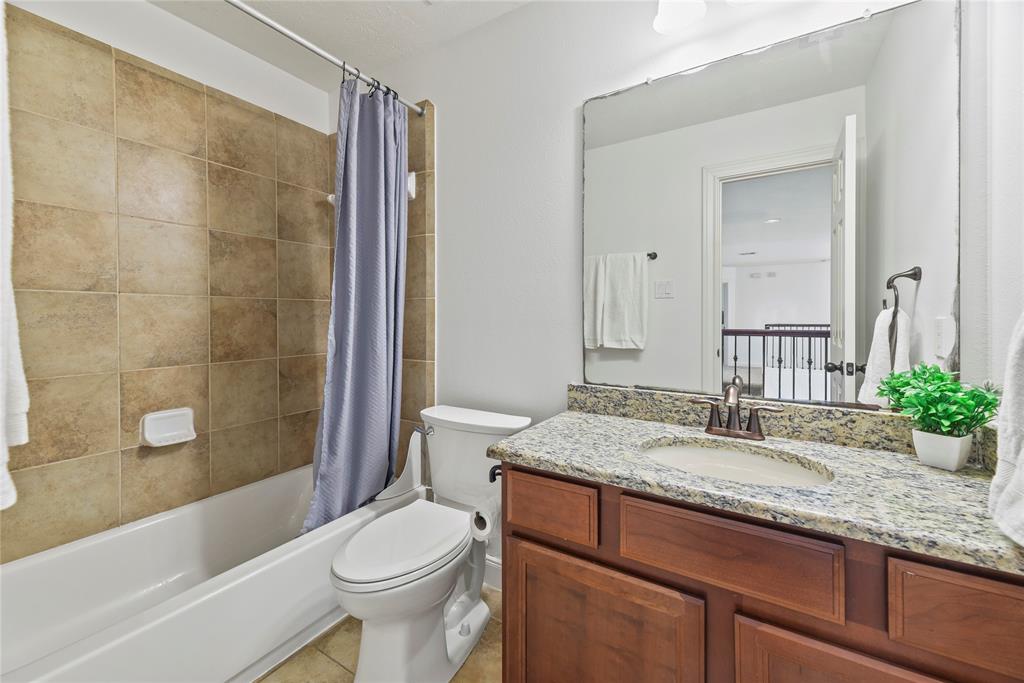 9210 Cold Hollow Lane, Missouri City, Texas image 32