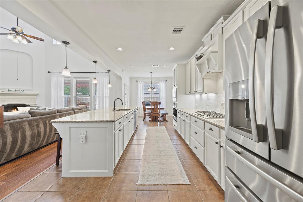 9210 Cold Hollow Lane, Missouri City, Texas image 12