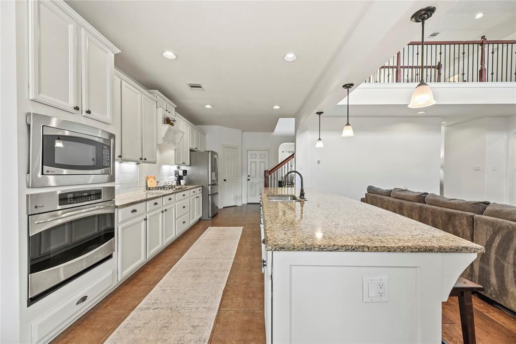 9210 Cold Hollow Lane, Missouri City, Texas image 11