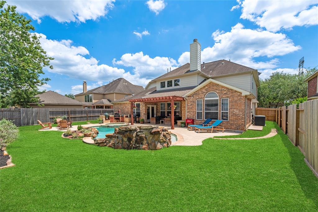 9210 Cold Hollow Lane, Missouri City, Texas image 44