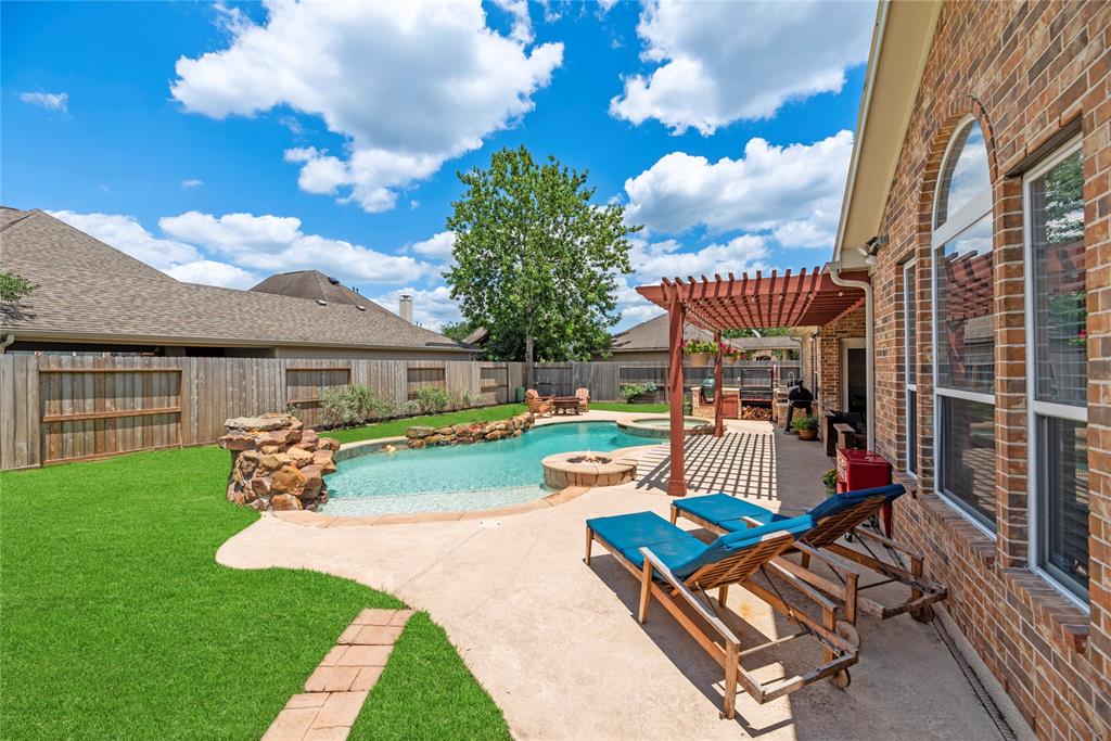9210 Cold Hollow Lane, Missouri City, Texas image 42