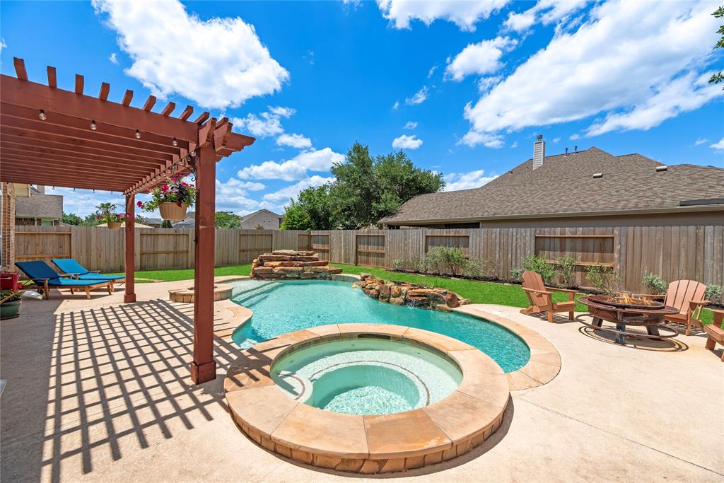 9210 Cold Hollow Lane, Missouri City, Texas image 41
