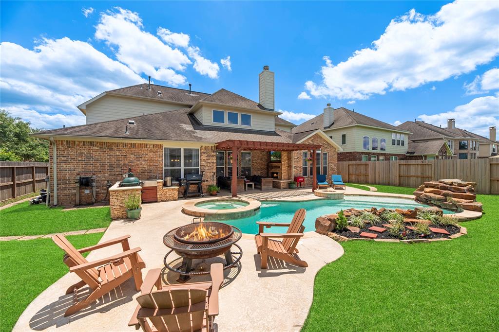 9210 Cold Hollow Lane, Missouri City, Texas image 39