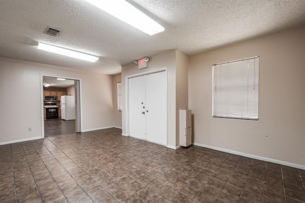 206 S Fenner Avenue, Cleveland, Texas image 4