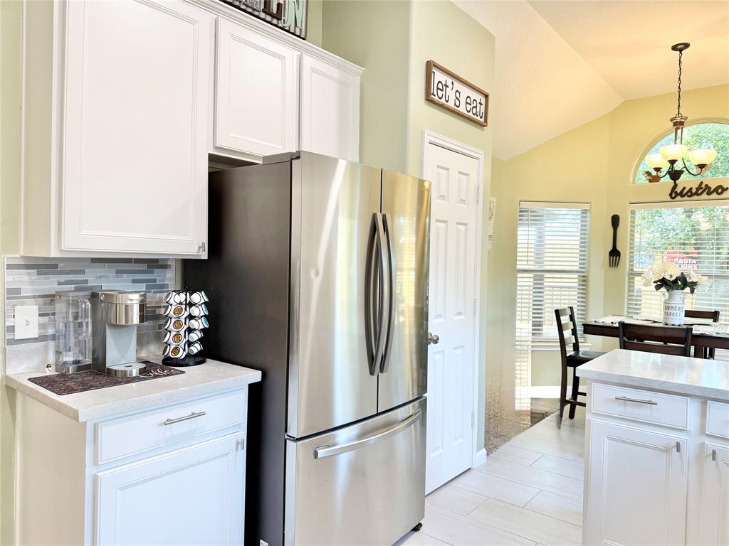 9805 King Arthur Court, La Porte, Texas image 14