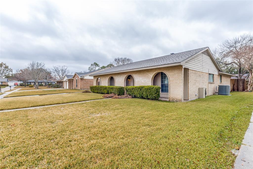 12122 Scottsdale Drive, Meadows Place, Texas image 3