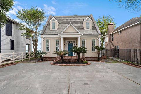 Photo of 405 Bayridge Road, Morgans Point, TX 77571 (MLS # 23846961)