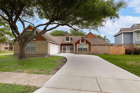 Single Family Residence in Houston TX 6303 Modesto Drive.jpg