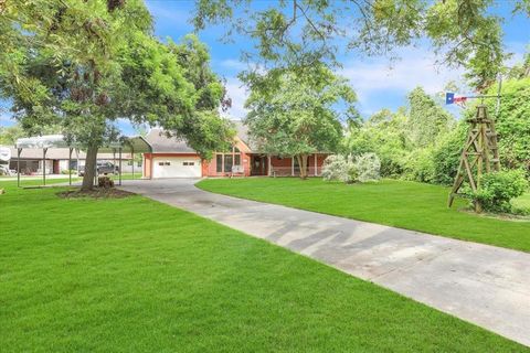 A home in Clute