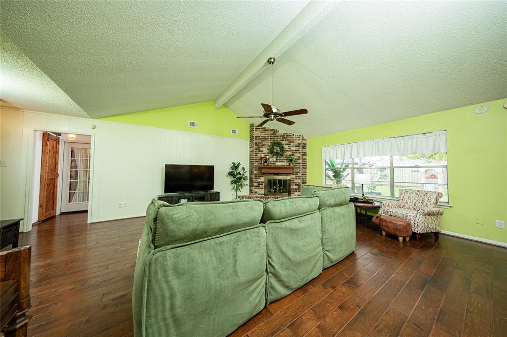 2026 Briar Ridge Drive, Rosenberg, Texas image 5