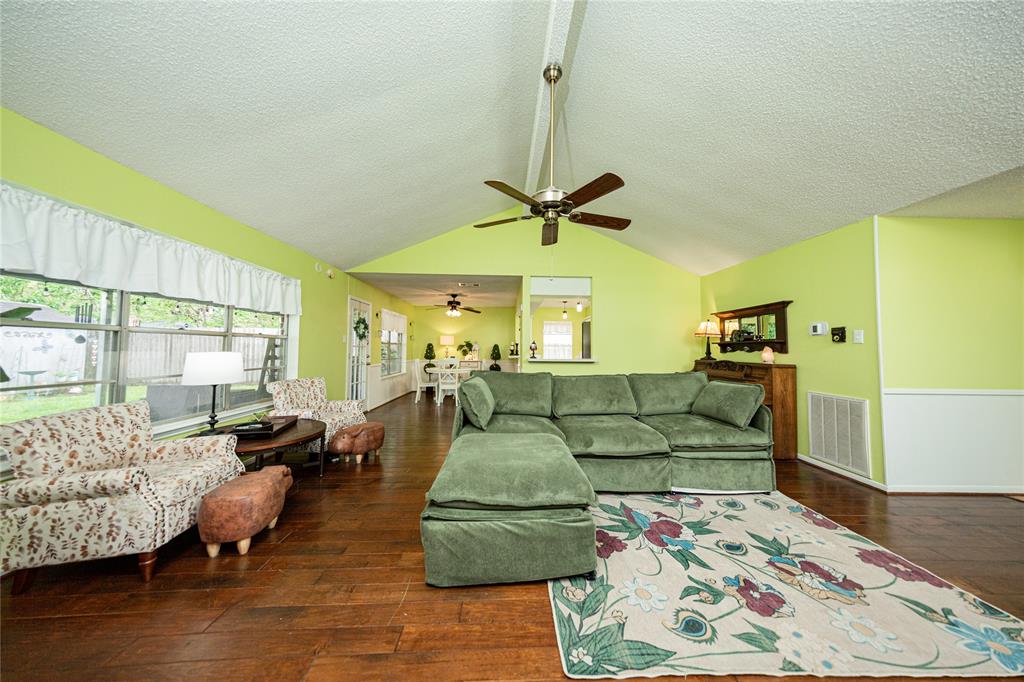 2026 Briar Ridge Drive, Rosenberg, Texas image 7