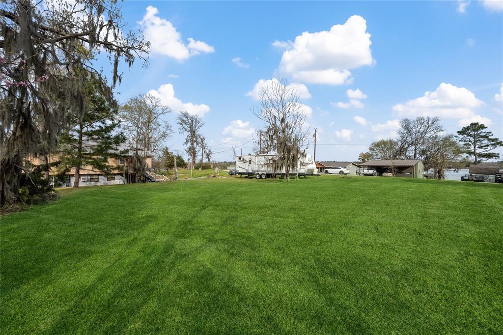 1341 Creeklake Drive, Onalaska, Texas image 12