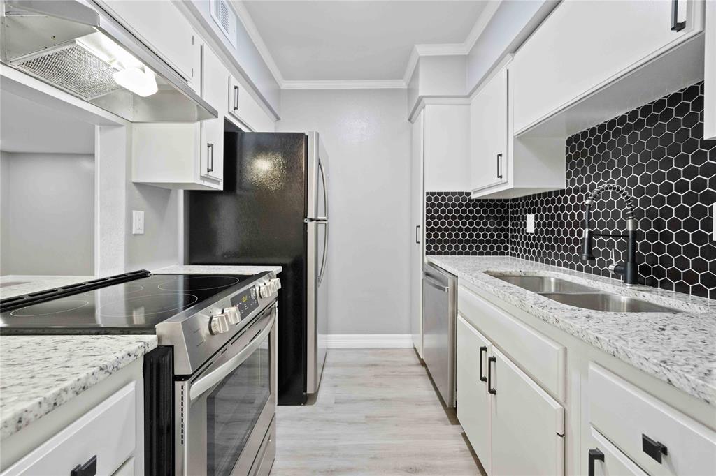 8425 Hearth Drive #35, Houston, Texas image 5
