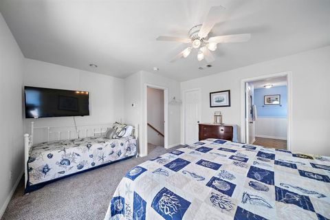 Single Family Residence in Galveston TX 3814 Mendocino Drive 20.jpg