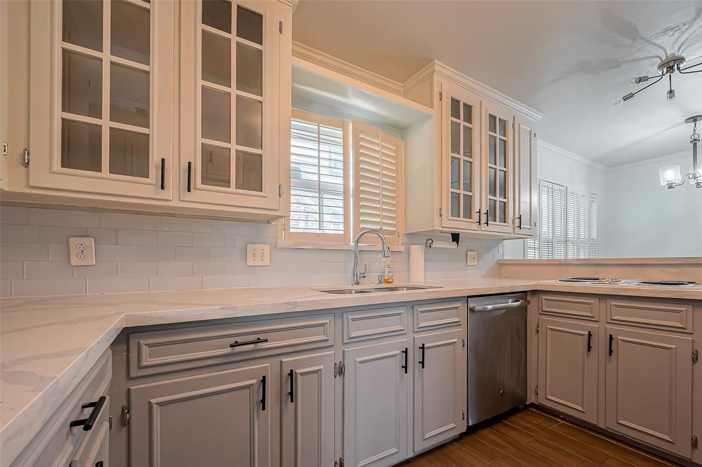 330 N Wilcrest Drive, Houston, Texas image 9