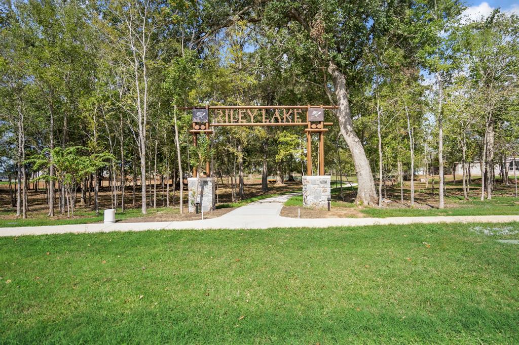 32407 Lakeside Park Drive