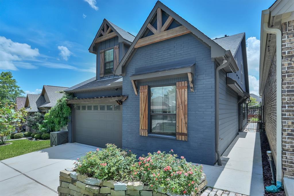 109 Cove Circle