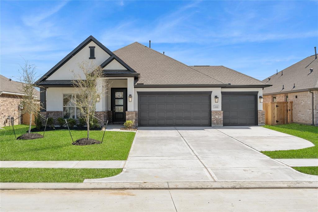 1537 Apache Heights Drive, Dayton, Texas image 1